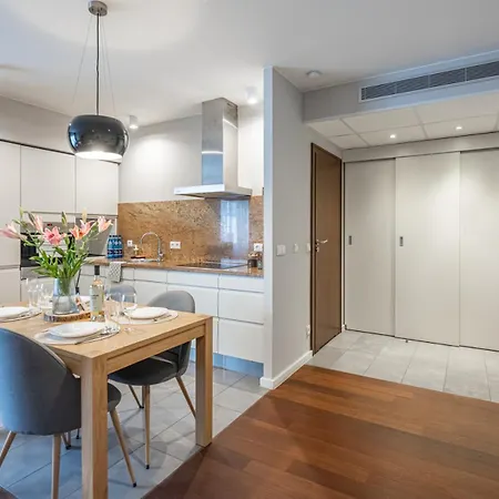 Niceone Number 9 - W Samym Centrum! * Βρότσλαβ